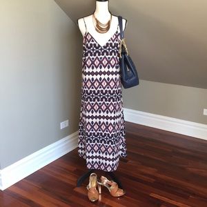 Aztec pattern Lulu’s maxi dress with v- back